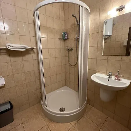 M&m Apartment, Free Parking